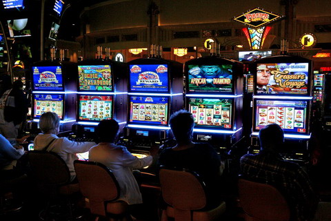 Why online slots better than real?